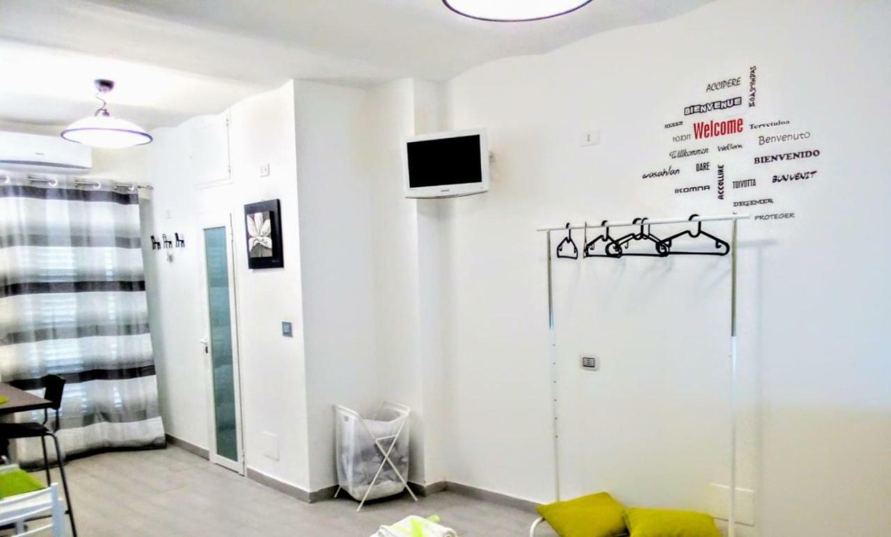 Appartamento House Mattia Bari Esterno foto