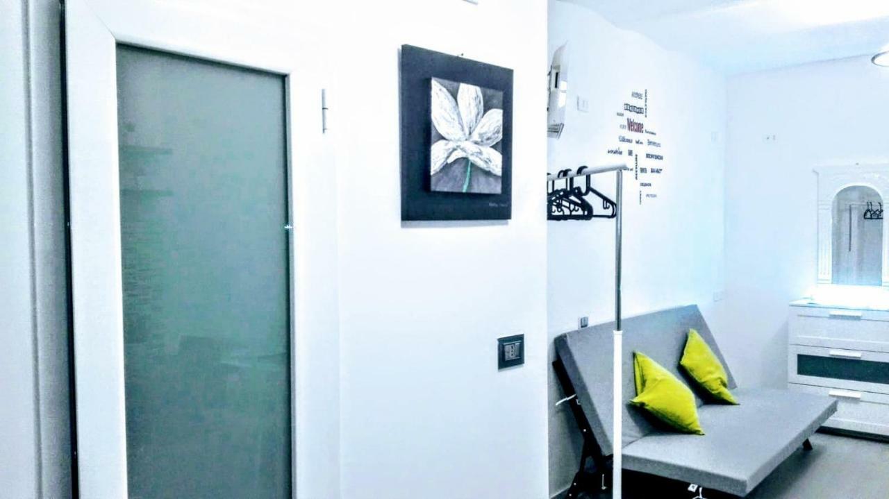 Appartamento House Mattia Bari Esterno foto