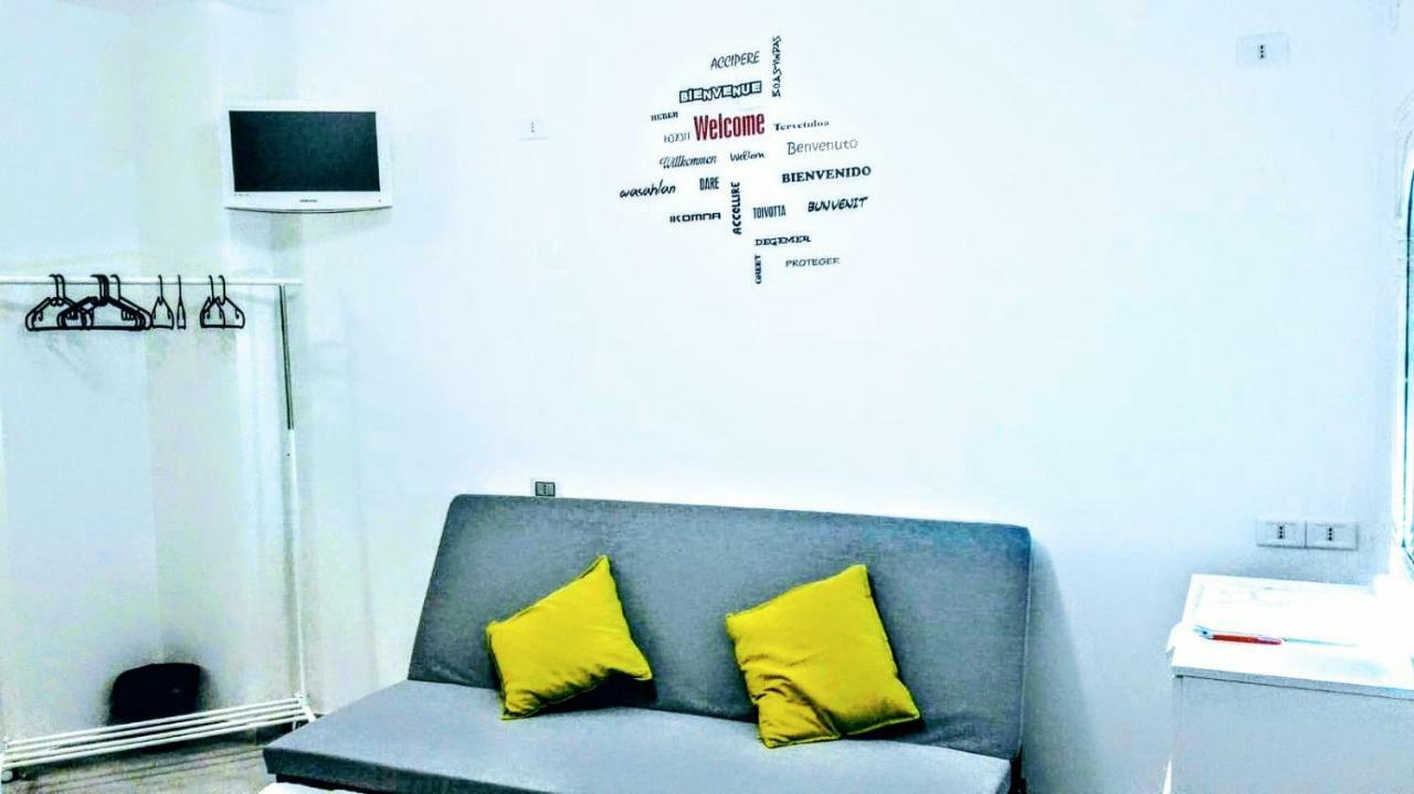 Appartamento House Mattia Bari Esterno foto