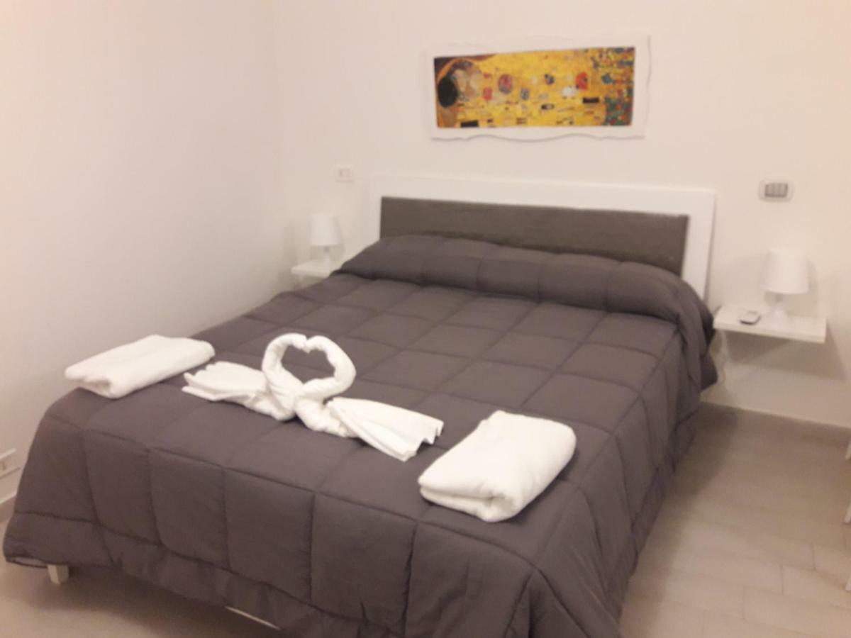 Appartamento House Mattia Bari Esterno foto